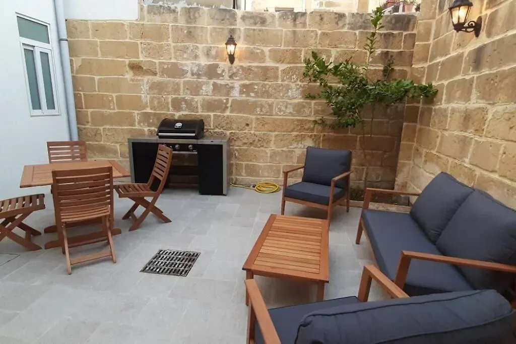 Dahlia Apartment - Paola Modern Townhouse Malta