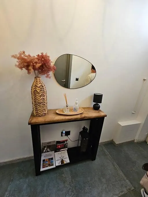 Dahlia Apartment - Paola Modern Townhouse