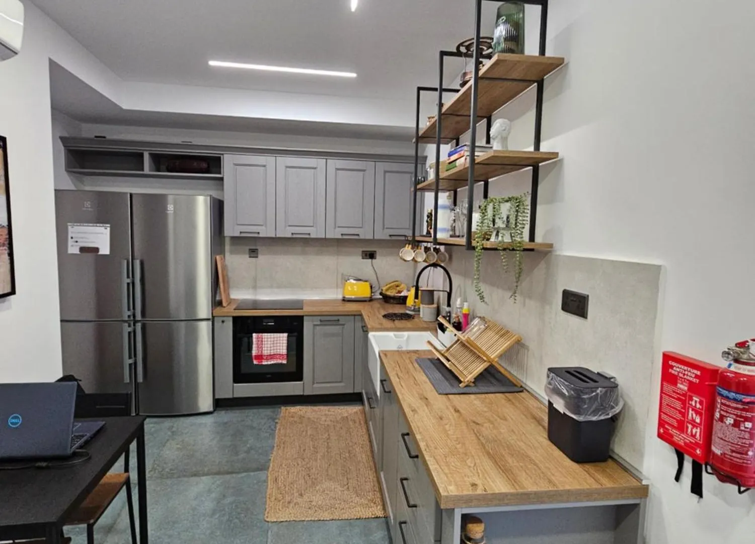Dahlia Apartment - Paola Modern Townhouse