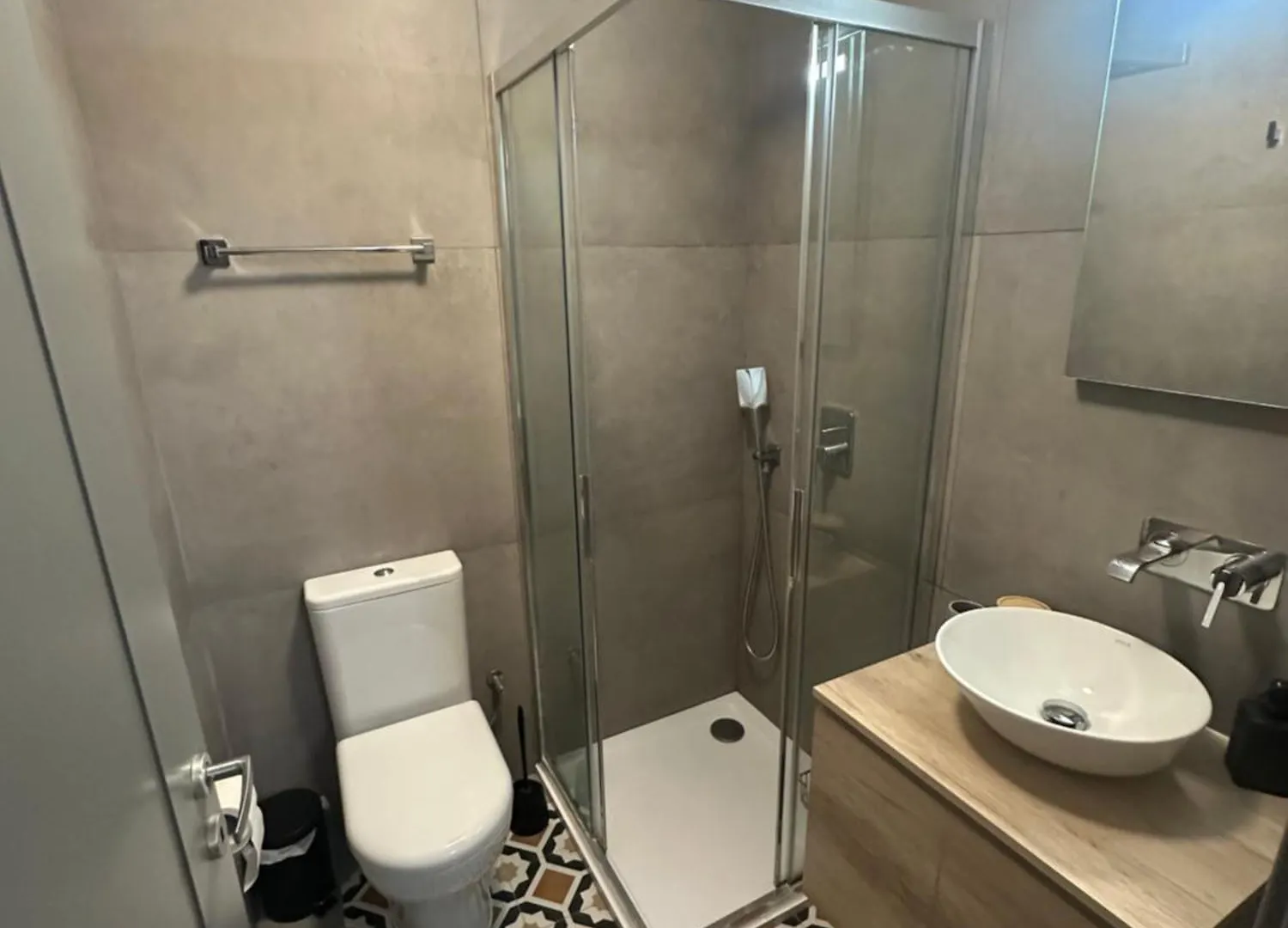 Dahlia Apartment - Paola Modern Townhouse