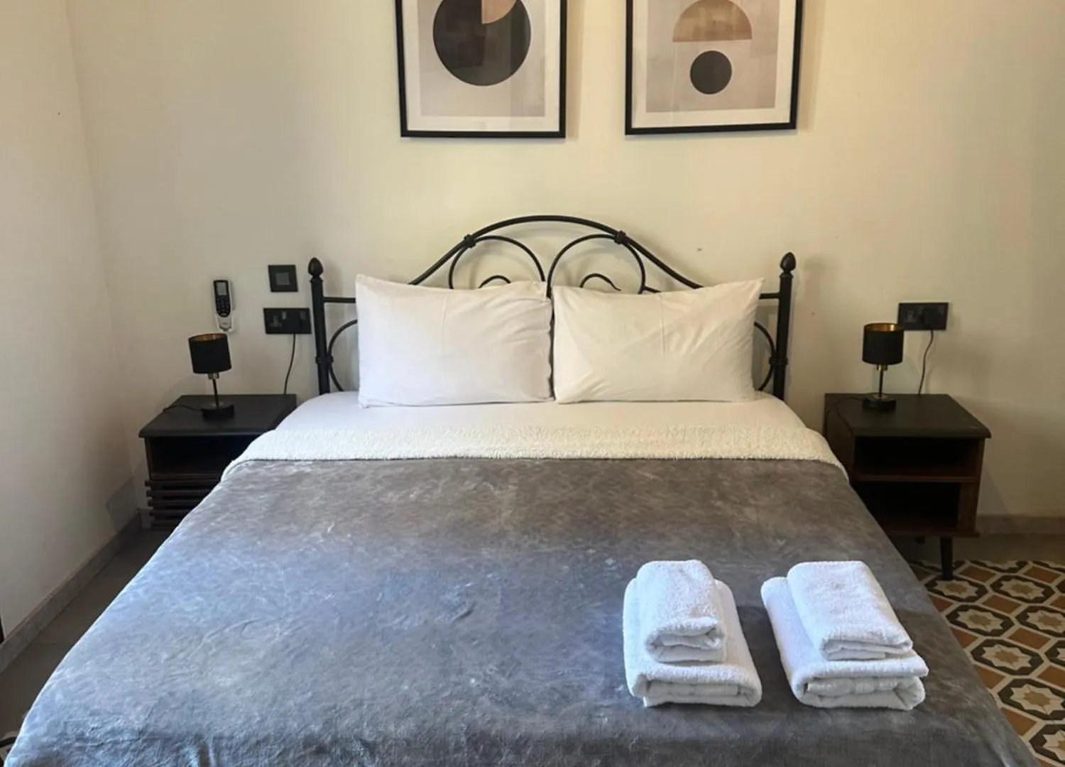 Dahlia Apartment - Paola Modern Townhouse